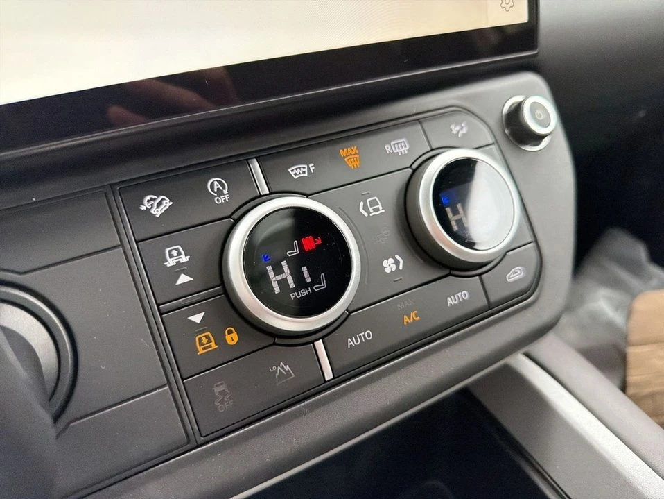 2026 Land Rover Defender L663 - Image 14 of 20