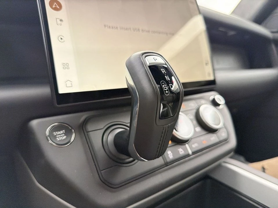 2026 Land Rover Defender L663 - Image 15 of 20