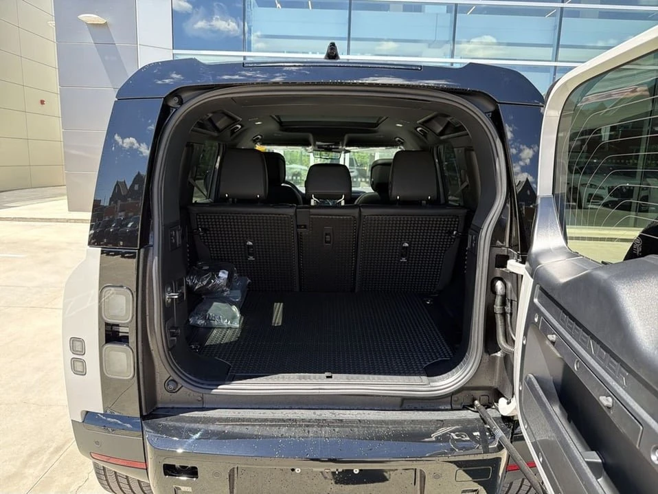 2026 Land Rover Defender L663 - Image 19 of 20