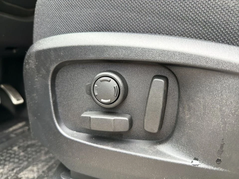 2026 Land Rover Defender L663 - Image 7 of 20
