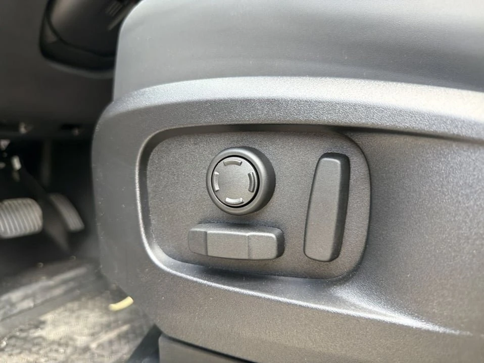 2026 Land Rover Defender L663 - Image 7 of 20