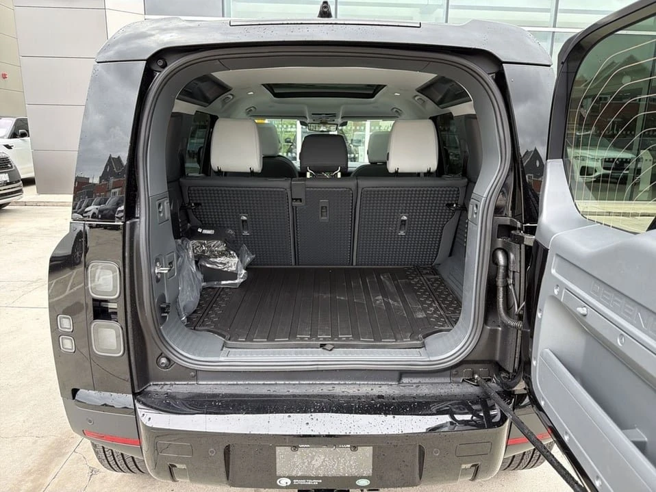 2026 Land Rover Defender L663 - Image 16 of 17