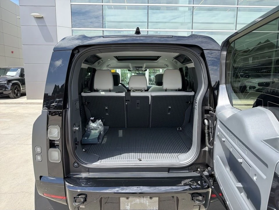 2026 Land Rover Defender L663 - Image 18 of 19
