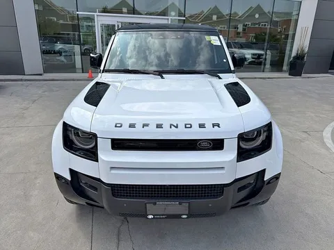 2026 Land Rover Defender 110 P400 X-Dynamic SE