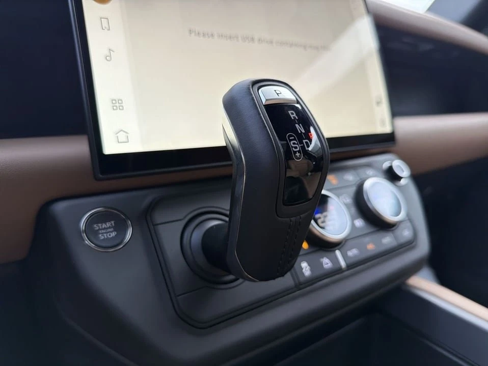 2026 Land Rover Defender L663 - Image 15 of 20
