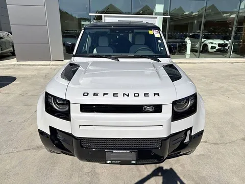 2026 Land Rover Defender 110 P400 X-Dynamic SE