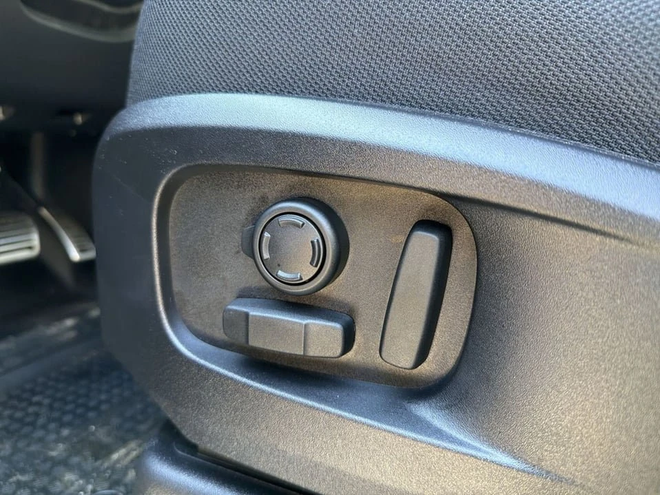 2026 Land Rover Defender L663 - Image 7 of 20