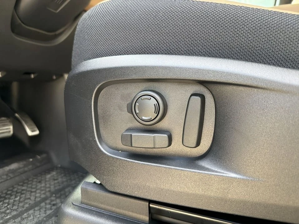 2026 Land Rover Defender L663 - Image 7 of 20