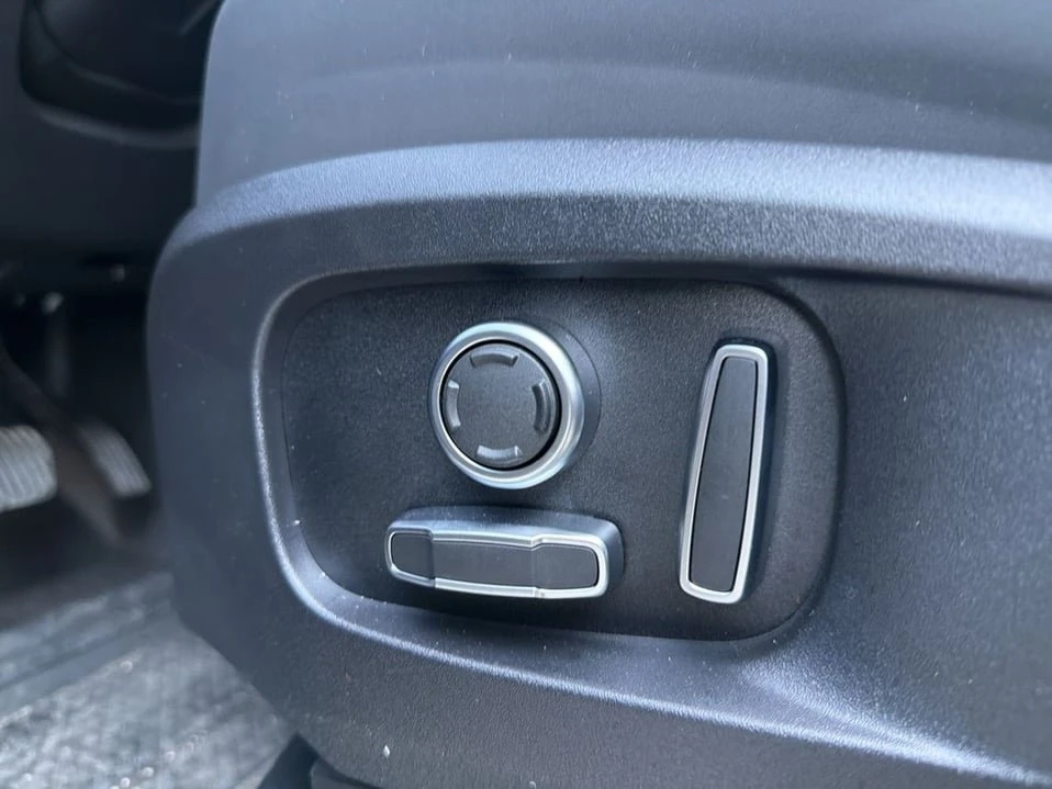 2026 Land Rover Defender L663 - Image 7 of 20