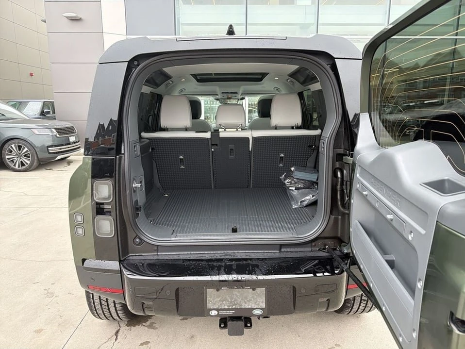 2026 Land Rover Defender L663 - Image 18 of 19