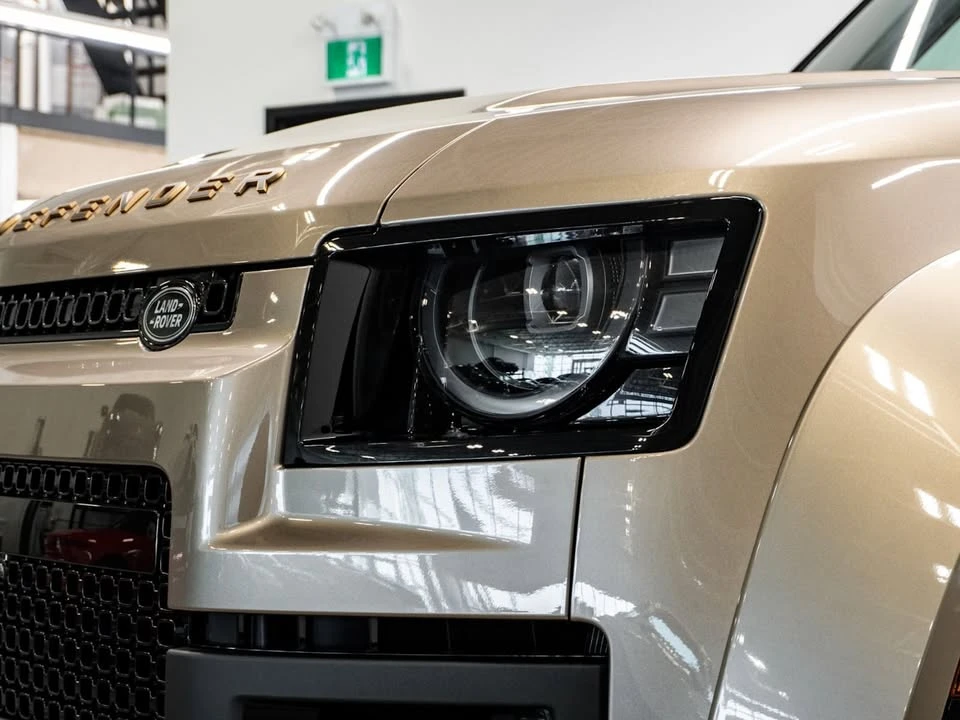 2026 Land Rover Defender Octa - Image 13 of 20