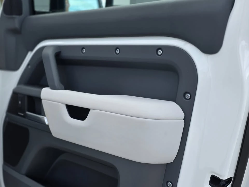 2026 Land Rover Defender L663 - Image 15 of 15