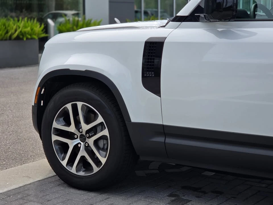 2026 Land Rover Defender L663 - Image 4 of 15