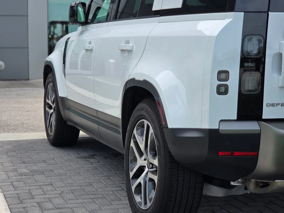 2026 Land Rover Defender L663 - Image 5 of 15