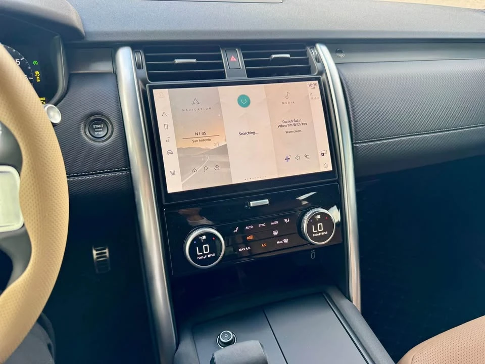 2026 Land Rover Discovery 5th Gen - Image 15 of 16