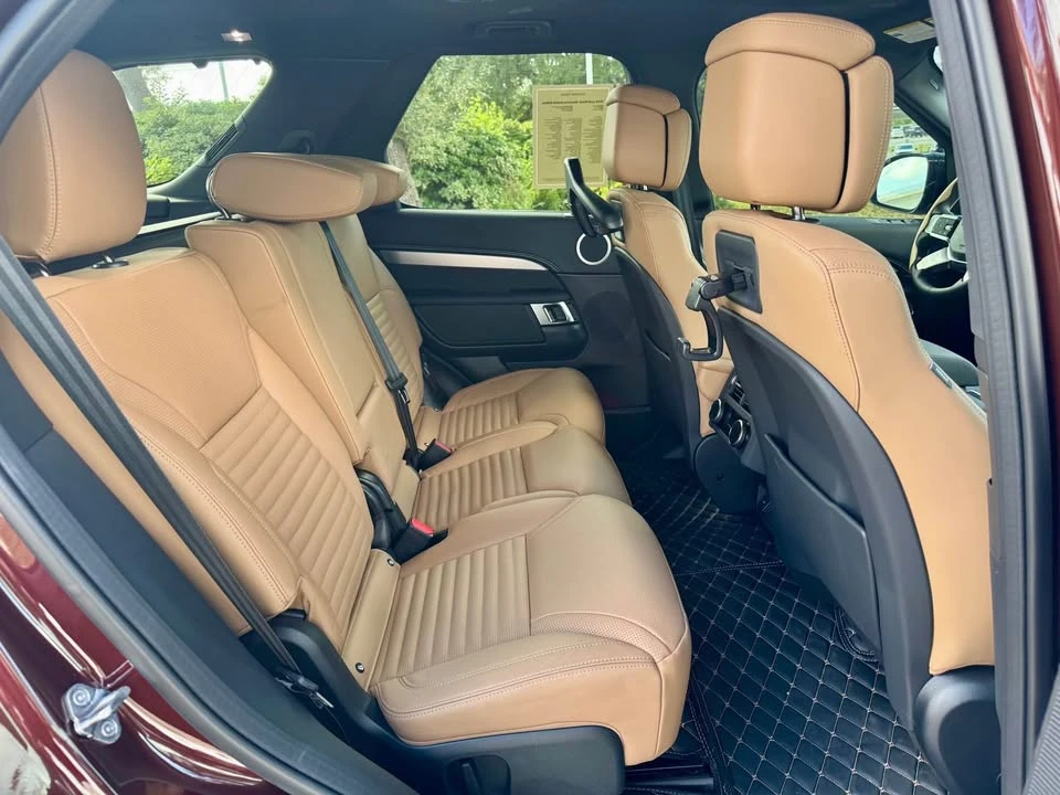 2026 Land Rover Discovery 5th Gen - Image 9 of 16