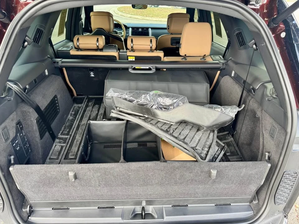 2026 Land Rover Discovery 5th Gen - Image 11 of 16