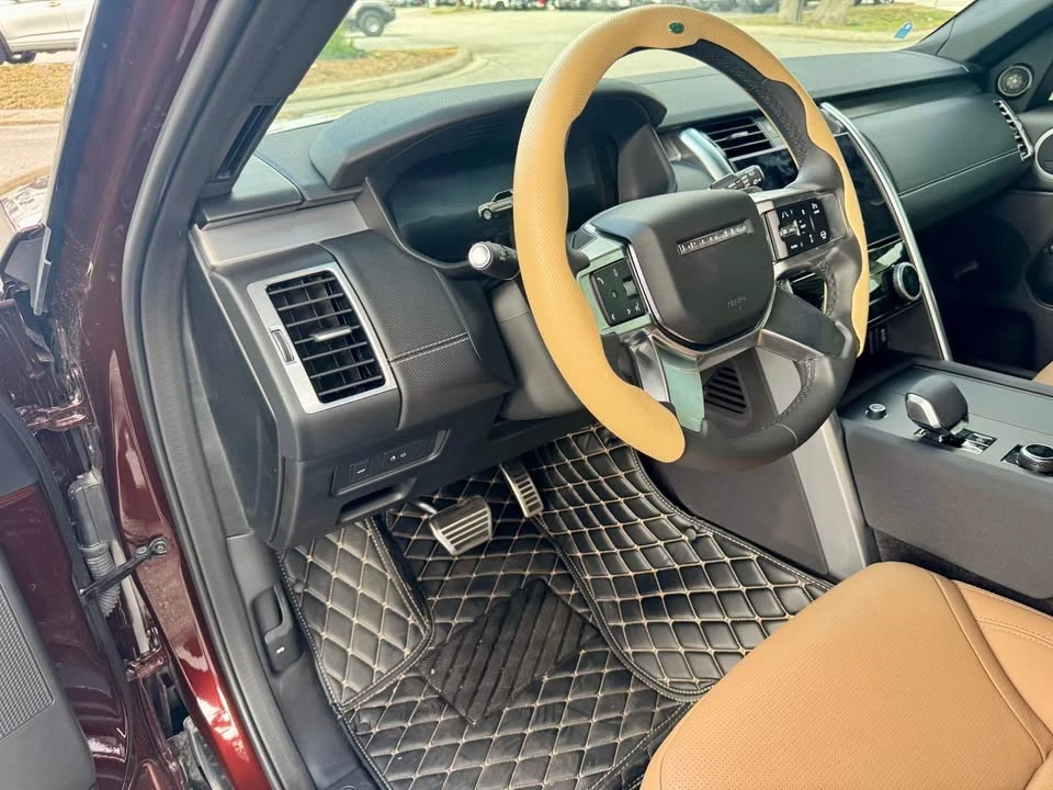 2026 Land Rover Discovery 5th Gen - Image 12 of 16
