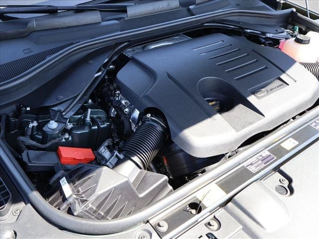 2026 Land Rover Range Rover L460 - Image 18 of 19