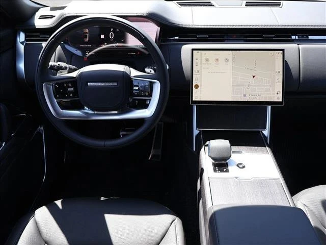 2026 Land Rover Range Rover L460 - Image 16 of 19