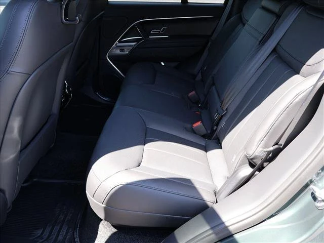 2026 Land Rover Range Rover L460 - Image 17 of 19