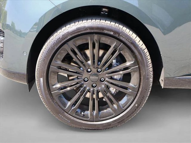 2026 Land Rover Range Rover L460 - Image 10 of 19