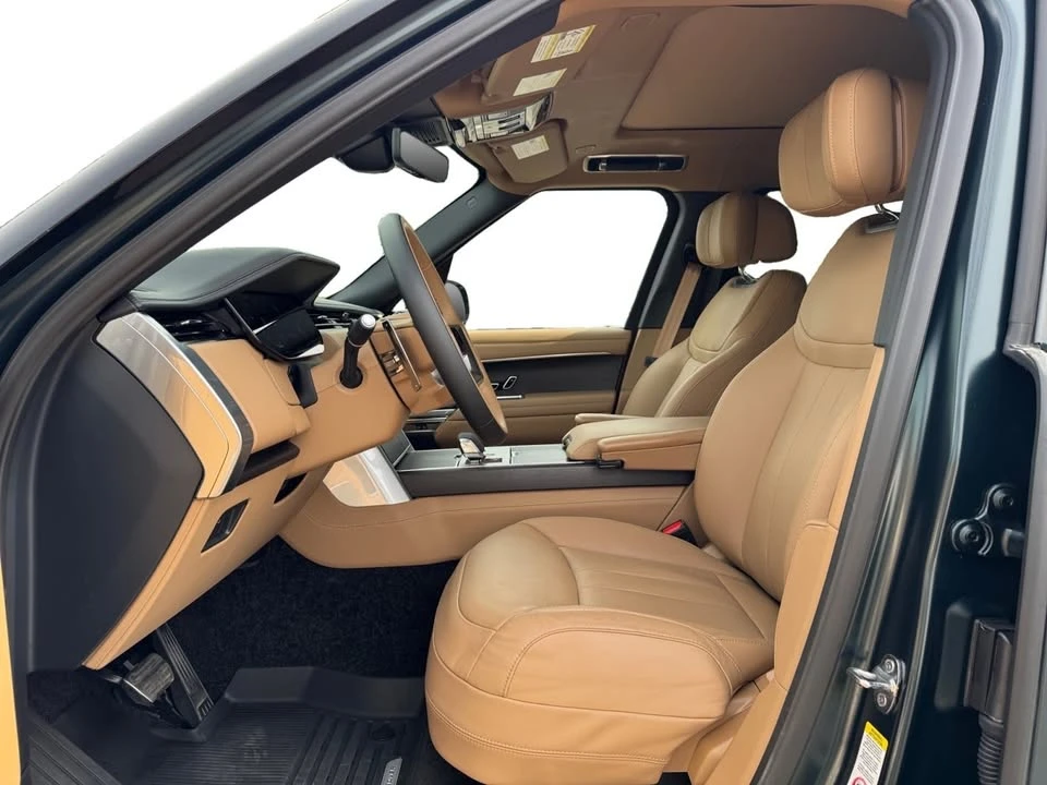 2026 Land Rover Range Rover L460 - Image 9 of 20