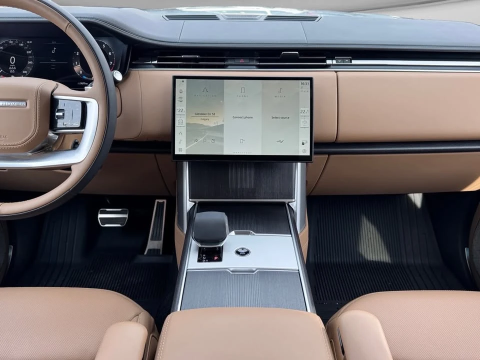 2026 Land Rover Range Rover L460 - Image 14 of 20