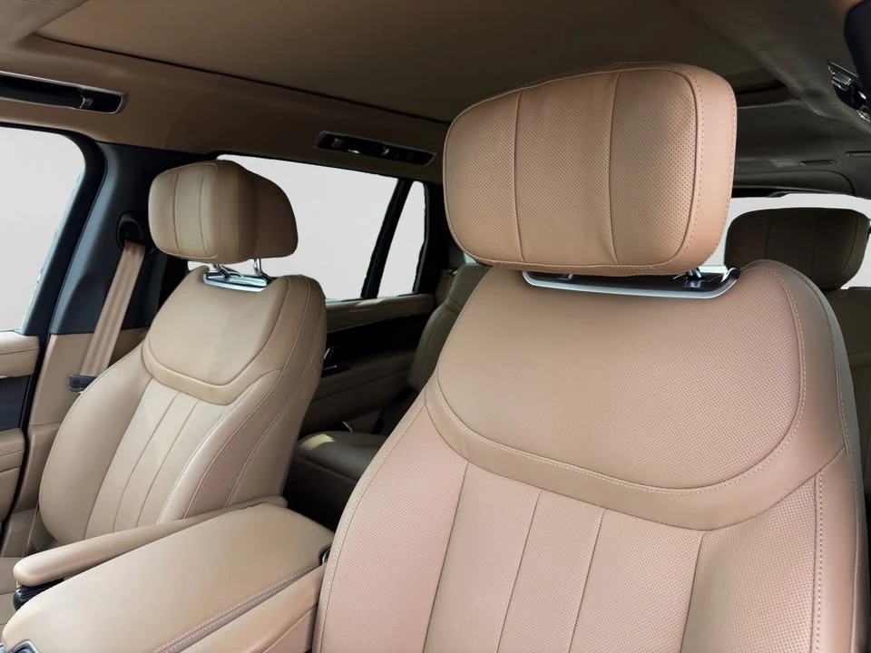 2026 Land Rover Range Rover L460 - Image 10 of 20