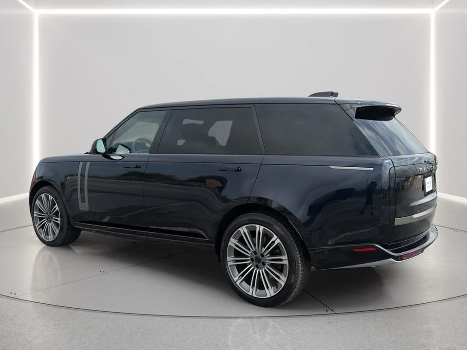 2026 Land Rover Range Rover L460 - Image 14 of 20