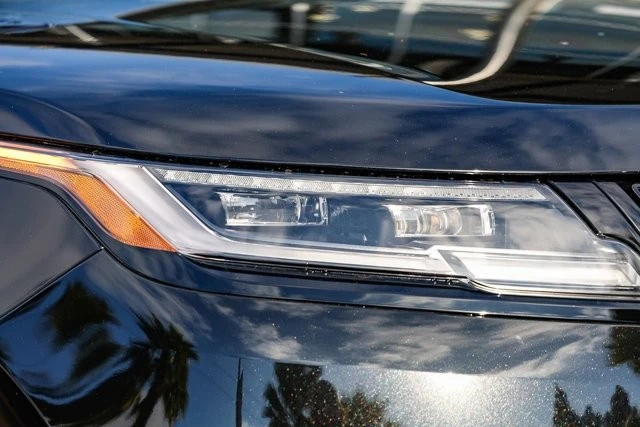 2026 Land Rover Range Rover L460 - Image 7 of 12