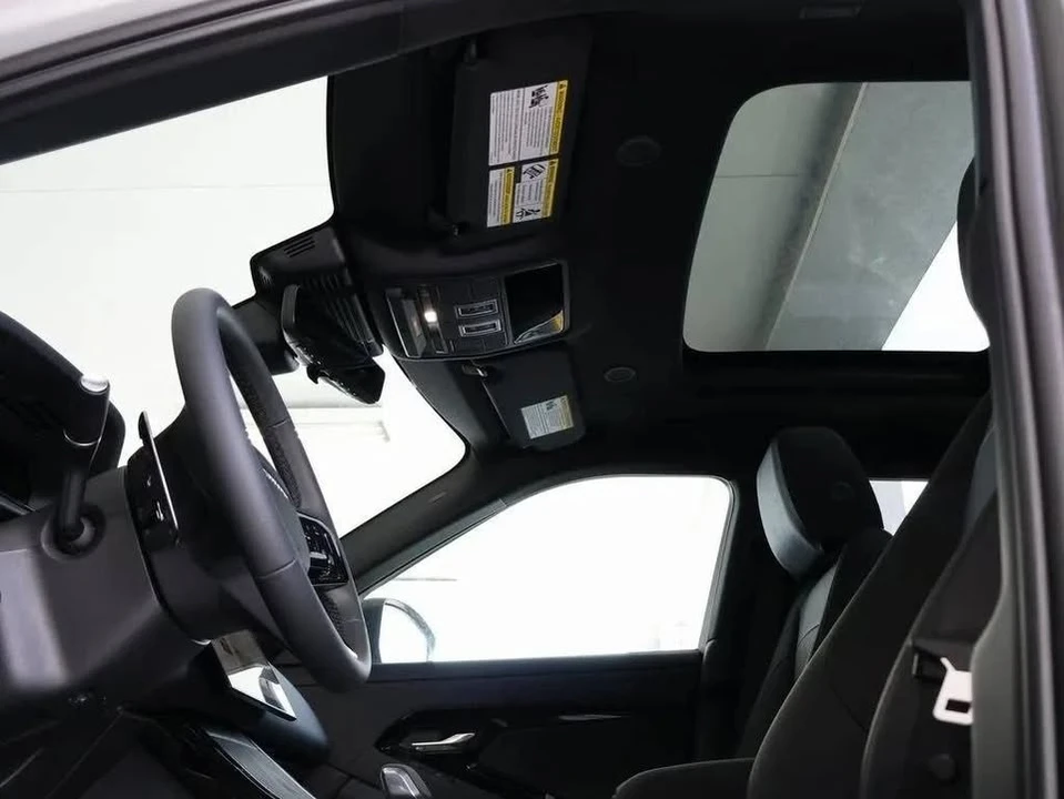 2026 Land Rover Range Rover Evoque 2nd Gen - Image 18 of 20