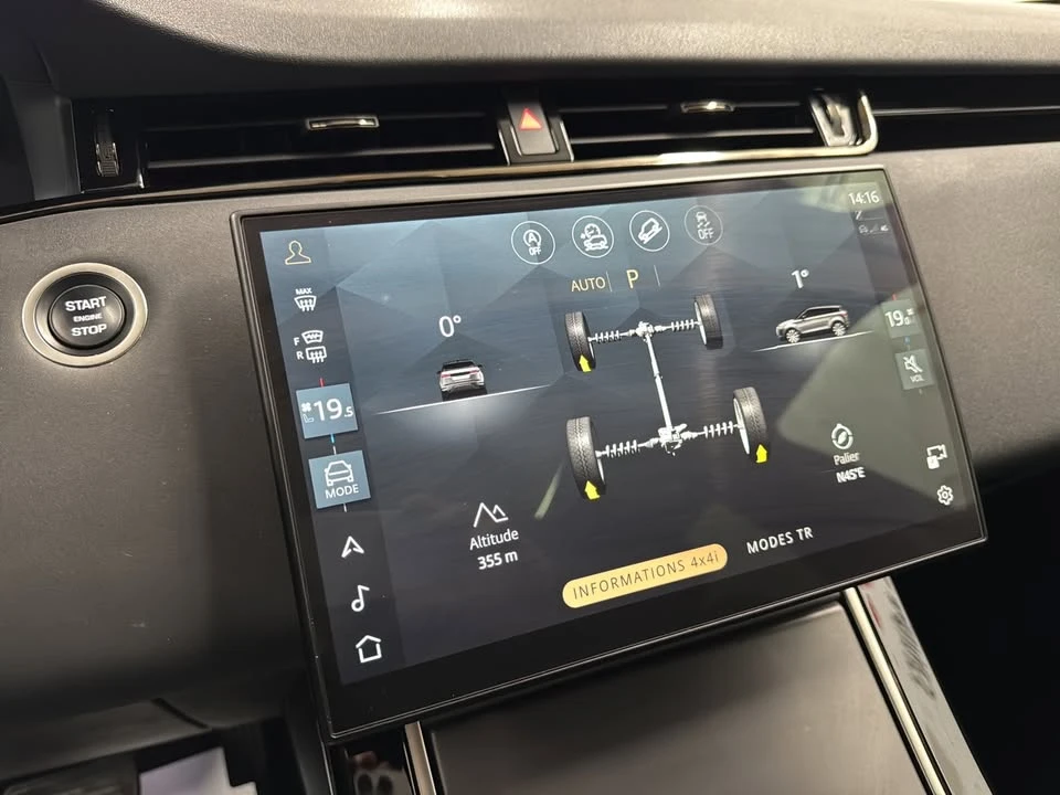 2026 Land Rover Range Rover Evoque 2nd Gen - Image 17 of 20