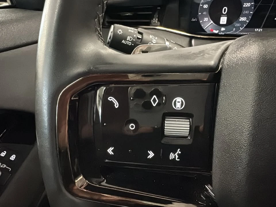 2026 Land Rover Range Rover Evoque 2nd Gen - Image 15 of 20