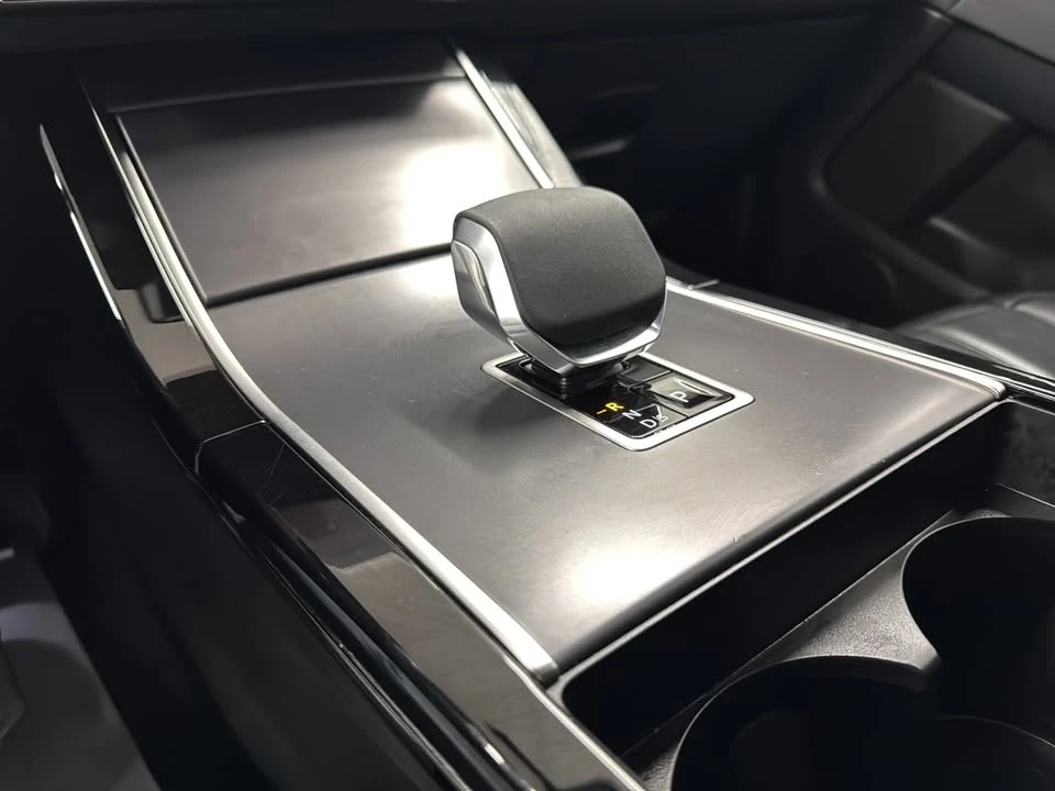 2026 Land Rover Range Rover Evoque 2nd Gen - Image 18 of 20