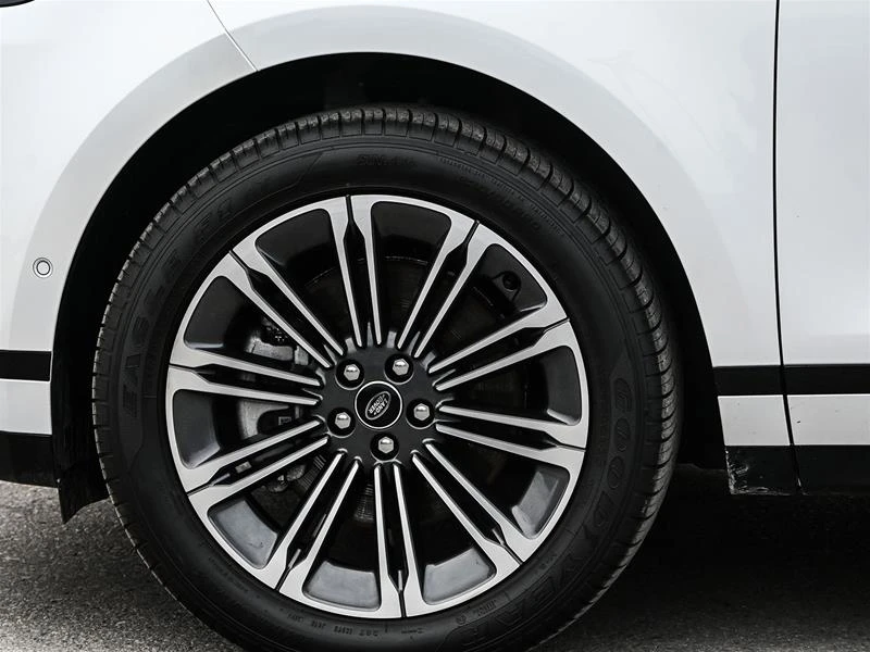 2026 Land Rover Range Rover Evoque 2nd Gen - Image 7 of 10