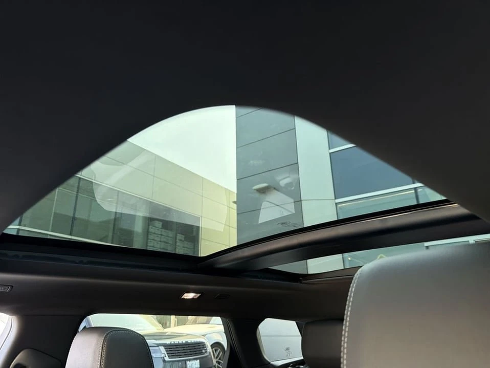 2026 Land Rover Range Rover Evoque 2nd Gen - Image 17 of 19