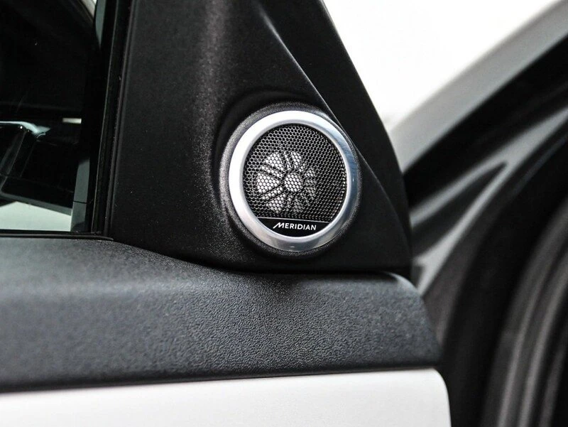 2026 Land Rover Range Rover Evoque 2nd Gen - Image 16 of 20