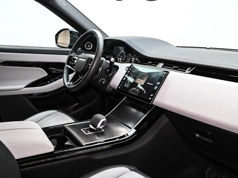 2026 Land Rover Range Rover Evoque 2nd Gen - Image 15 of 20