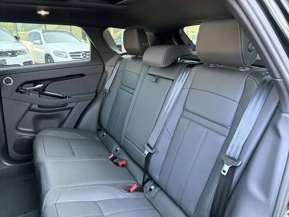 2026 Land Rover Range Rover Evoque 2nd Gen - Image 18 of 20