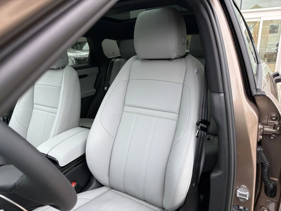 2026 Land Rover Range Rover Evoque 2nd Gen - Image 6 of 19
