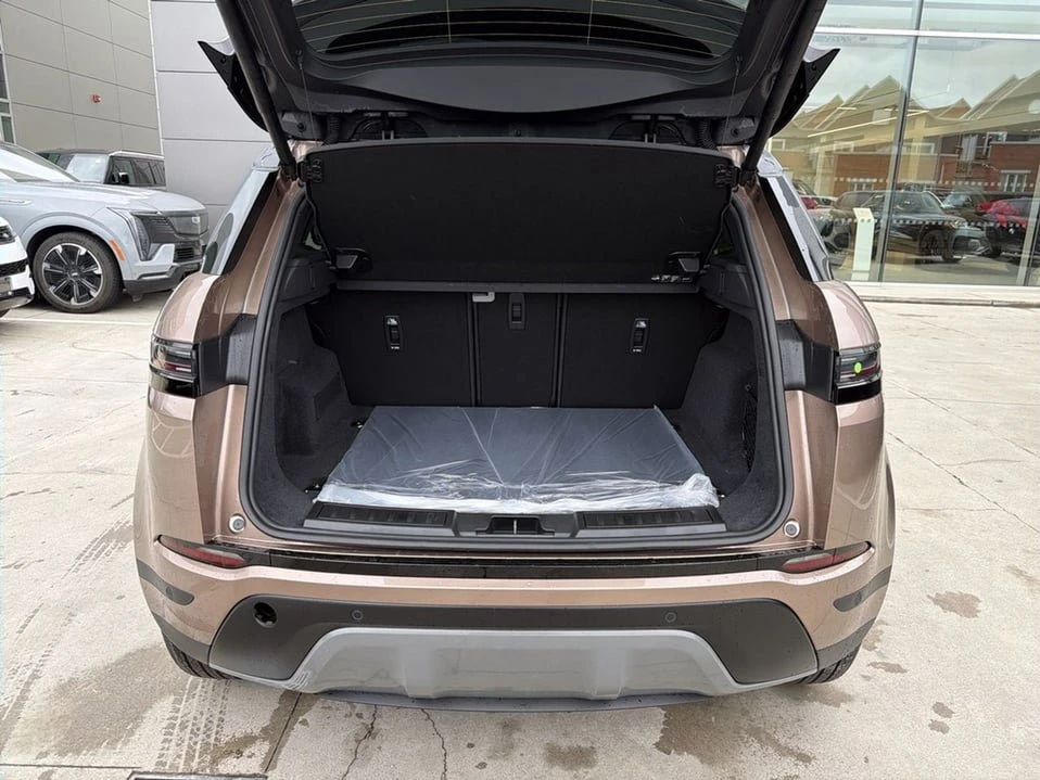 2026 Land Rover Range Rover Evoque 2nd Gen - Image 18 of 19