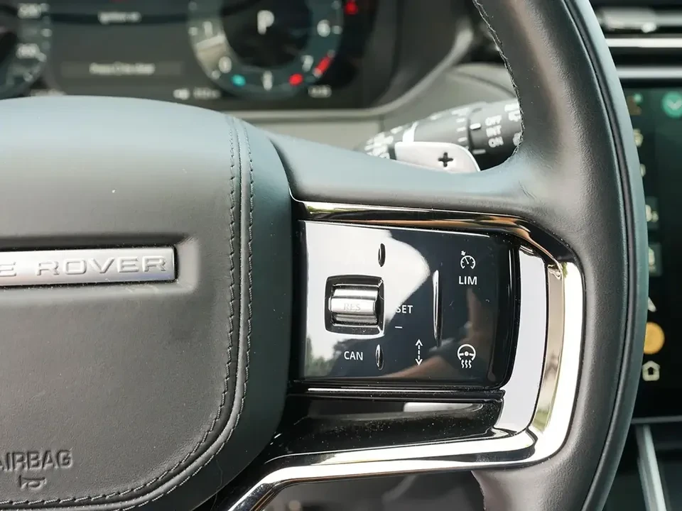 2026 Land Rover Range Rover Evoque 2nd Gen - Image 14 of 17