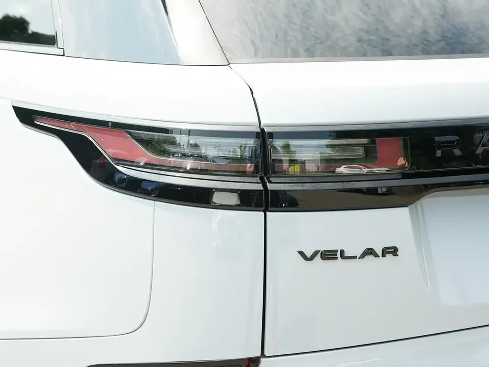2026 Land Rover Range Rover Evoque 2nd Gen - Image 7 of 17