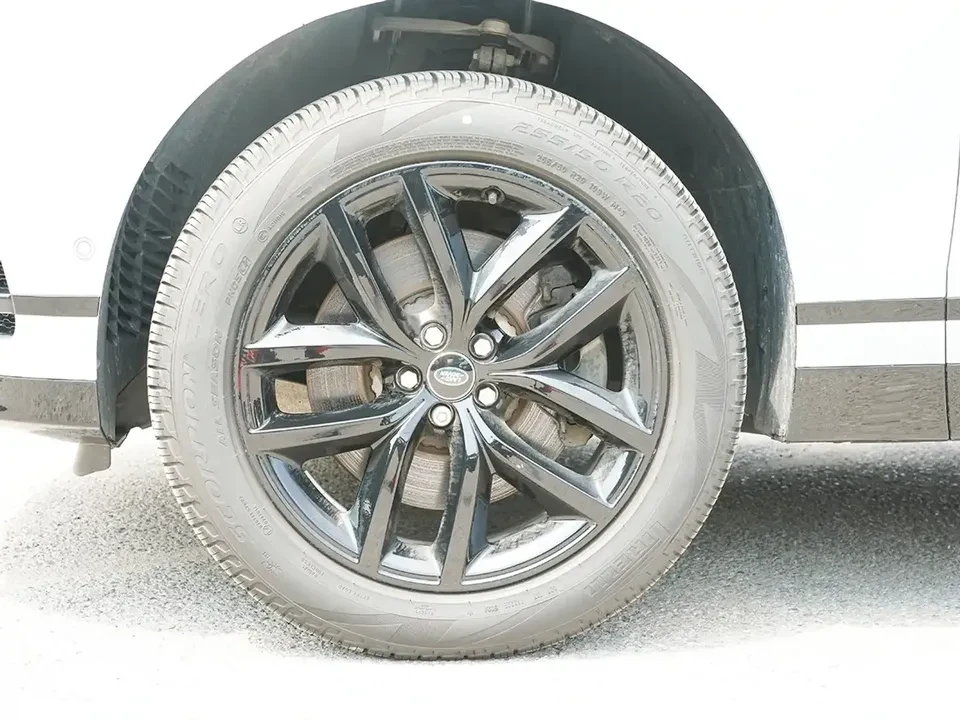 2026 Land Rover Range Rover Evoque 2nd Gen - Image 6 of 17