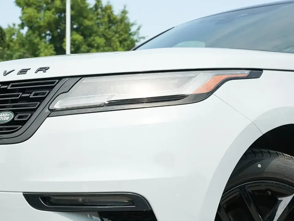2026 Land Rover Range Rover Evoque 2nd Gen - Image 5 of 17