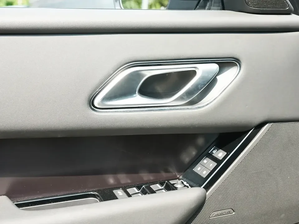 2026 Land Rover Range Rover Evoque 2nd Gen - Image 11 of 17