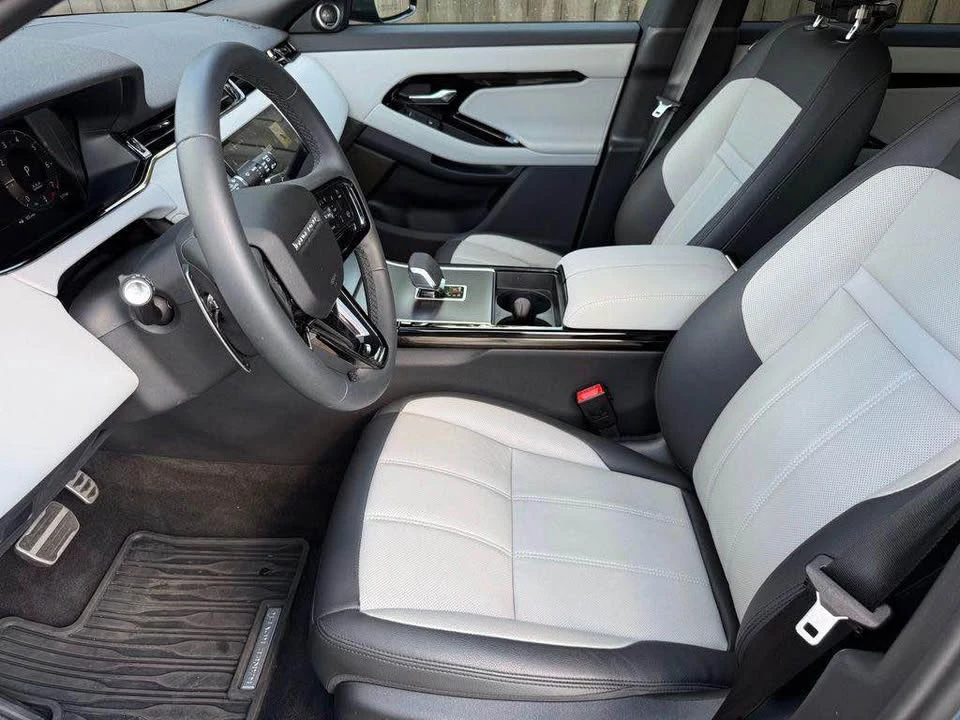 2026 Land Rover Range Rover Evoque 2nd Gen - Image 6 of 8