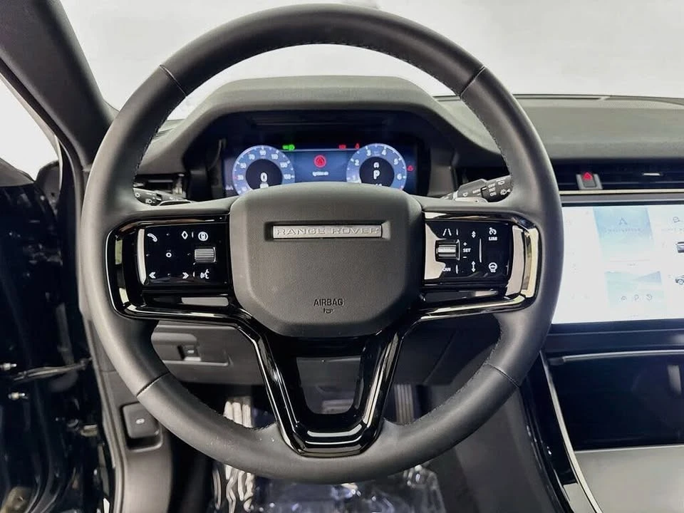 2026 Land Rover Range Rover Evoque 2nd Gen - Image 11 of 20