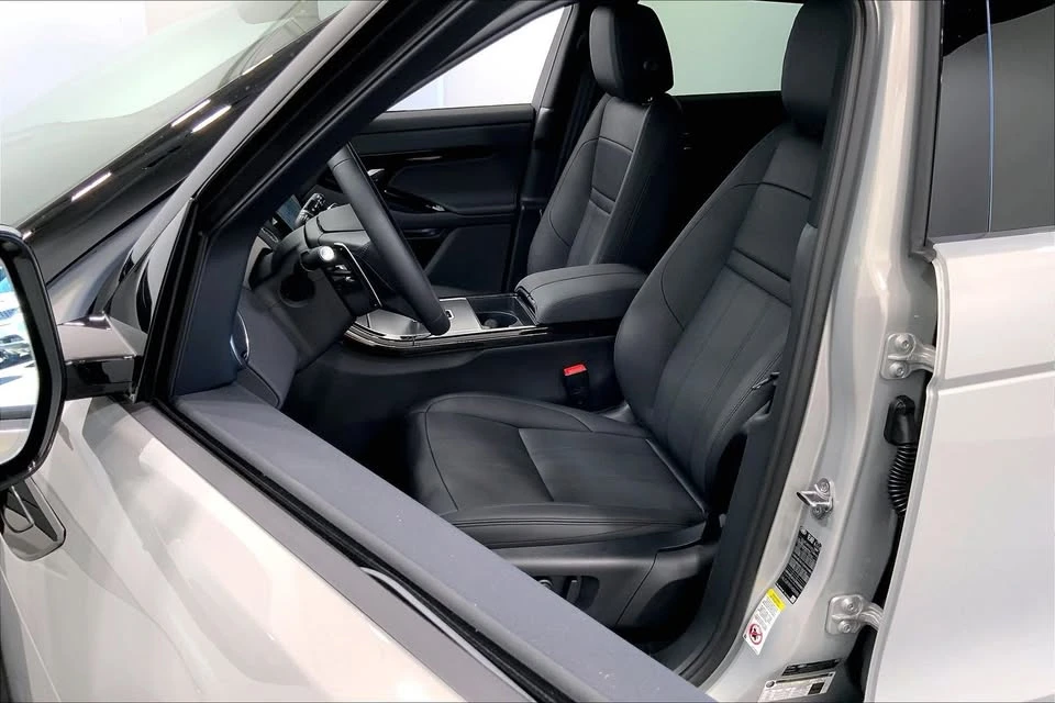 2026 Land Rover Range Rover Evoque 2nd Gen - Image 8 of 20